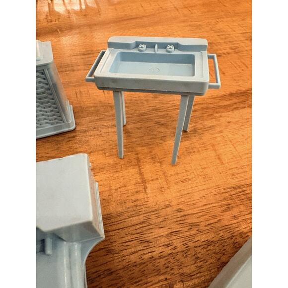 VTG Marx Doll House Furniture Blue Corner Tub Hamper Toilet Sink Chair - Picture 6 of 7